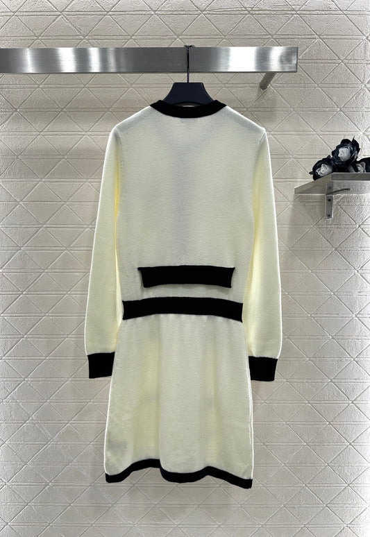 Knitted long-sleeved dress