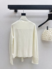 V-neck cardigan + floral hollow knit hat