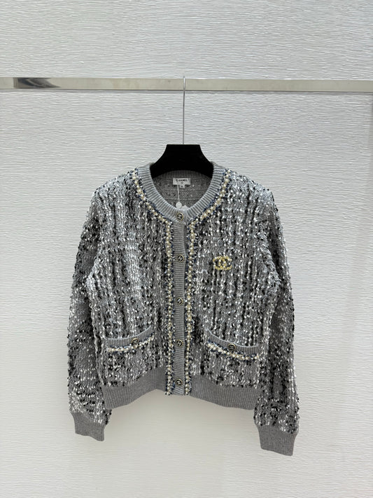 Contrast beaded crew neck knitted long-sleeved cardigan