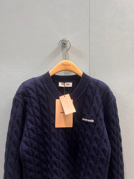 V-neck cable-knit cropped sweater