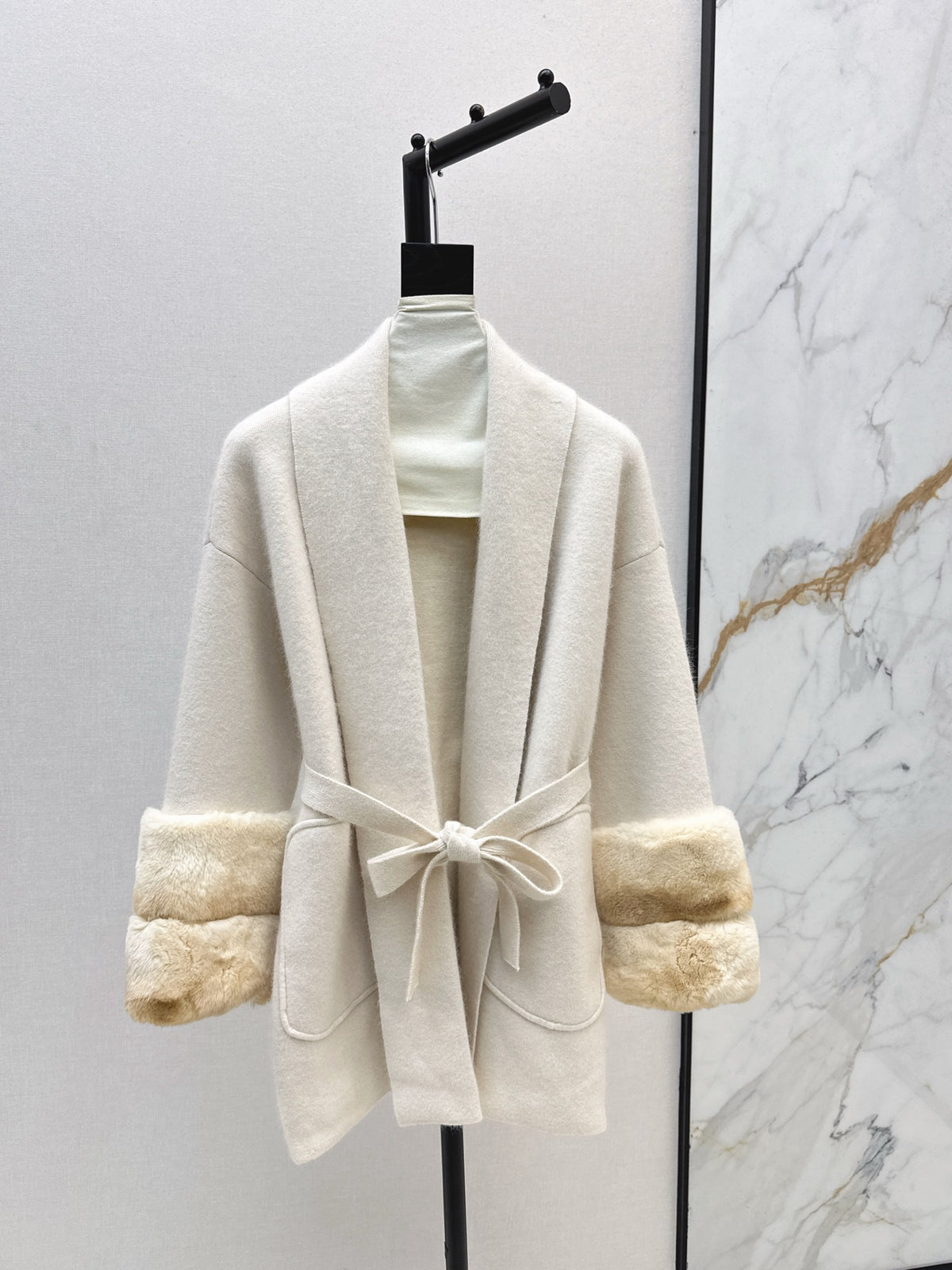Fur collar, pocket mid-length sweater