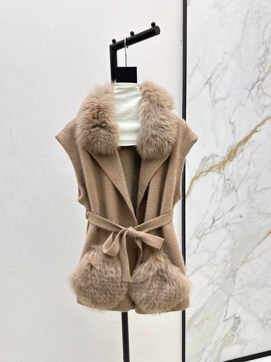Fox fur collar vest