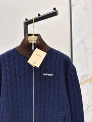 A stand-up collar jacket with contrasting trims