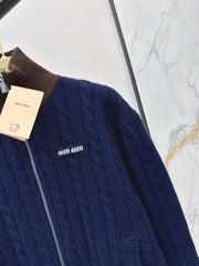 A stand-up collar jacket with contrasting trims