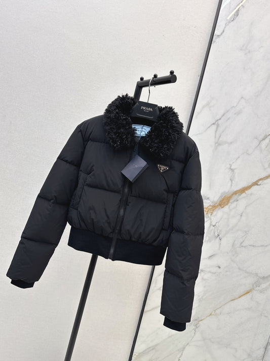 Short down puffer jacket with wool collar