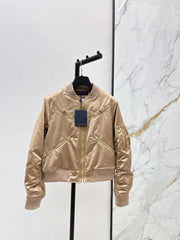 Zipper-trimmed jacket