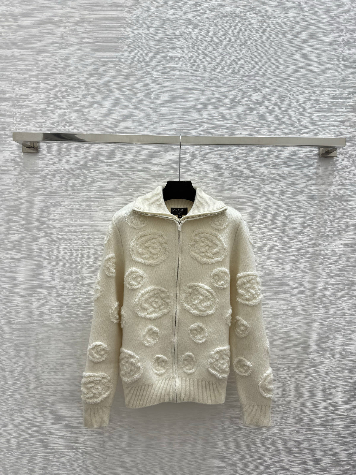 Jacquard collared knit long-sleeved cardigan