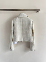 Gentle and feminine tweed coat