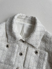 Gentle and feminine tweed coat