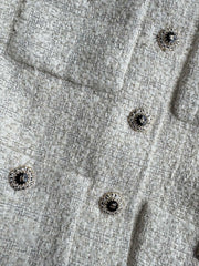 Gentle and feminine tweed coat