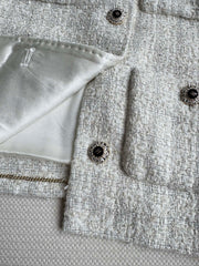 Gentle and feminine tweed coat