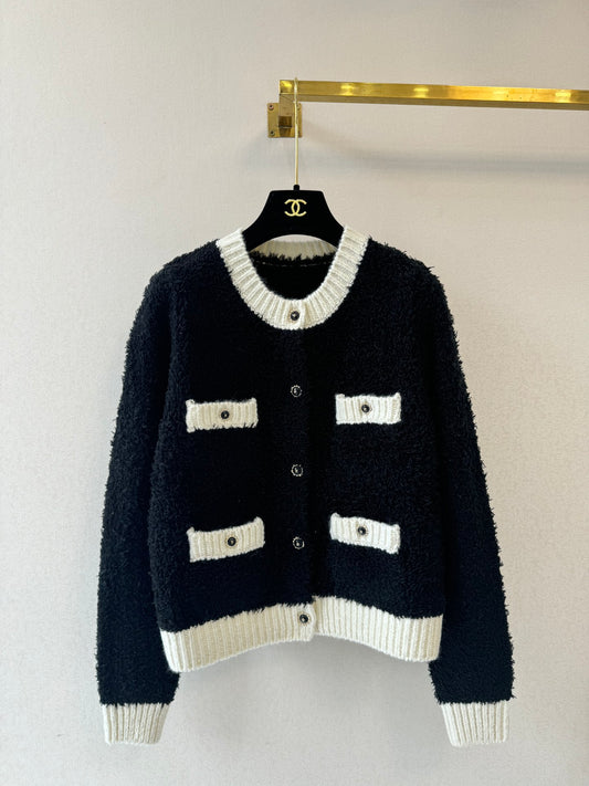 Color-blocked crew neck cardigan