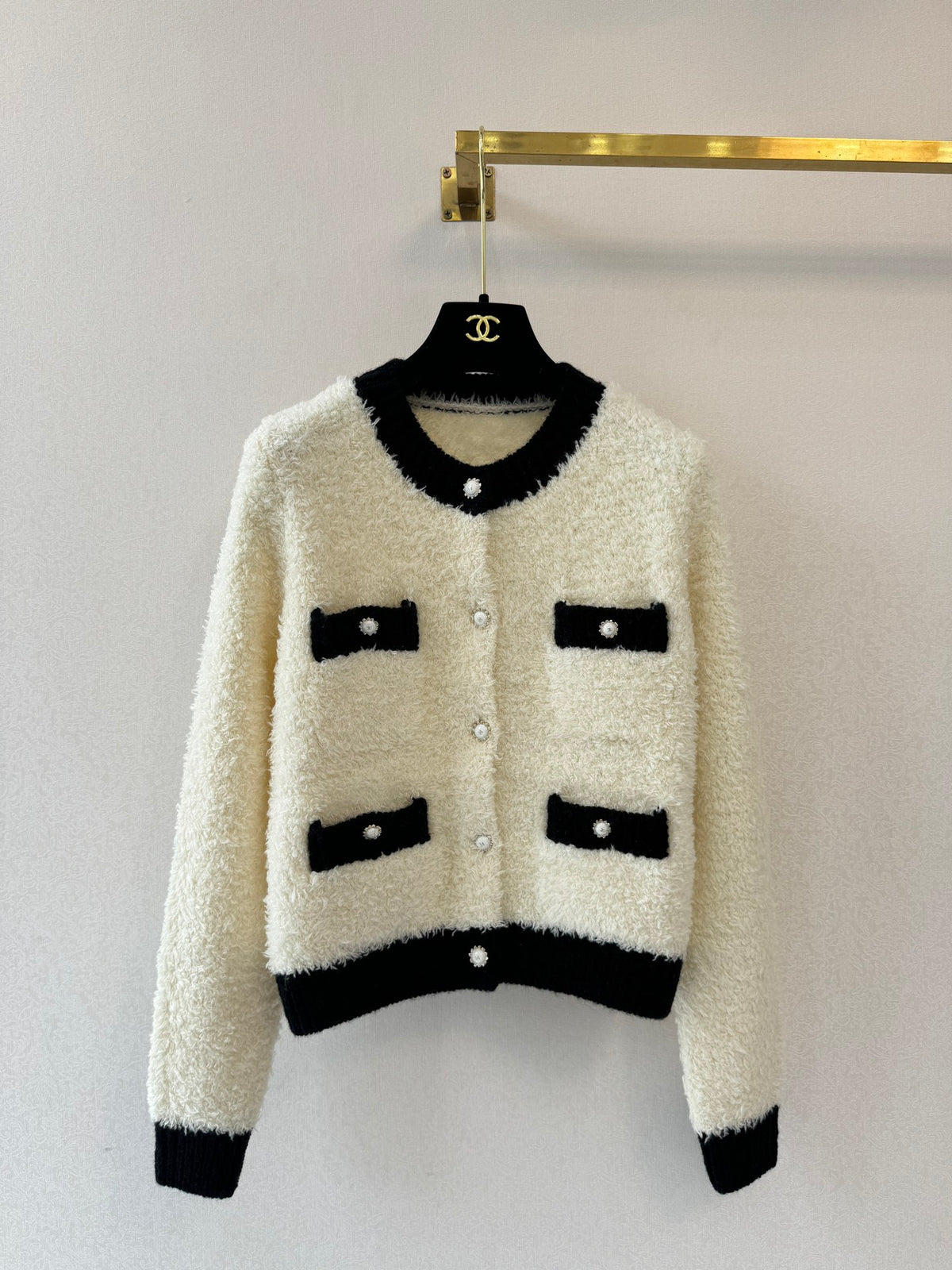 Color-blocked crew neck cardigan