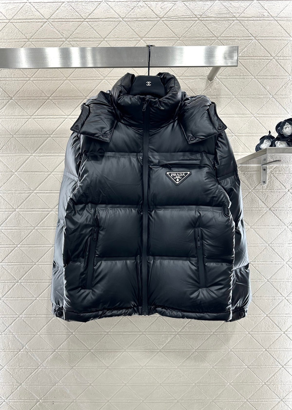 Hooded, detachable down jacket