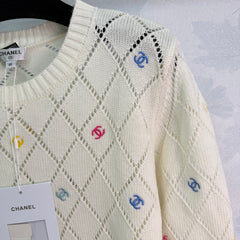 Diamond-patterned round neck long-sleeved top