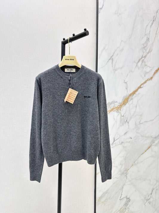 Half-button crew neck cashmere knit sweater