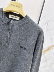 Half-button crew neck cashmere knit sweater