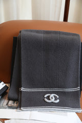Wool and cashmere knitted shawl/scarf
