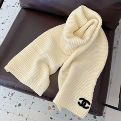 Double-sided jacquard knit scarf