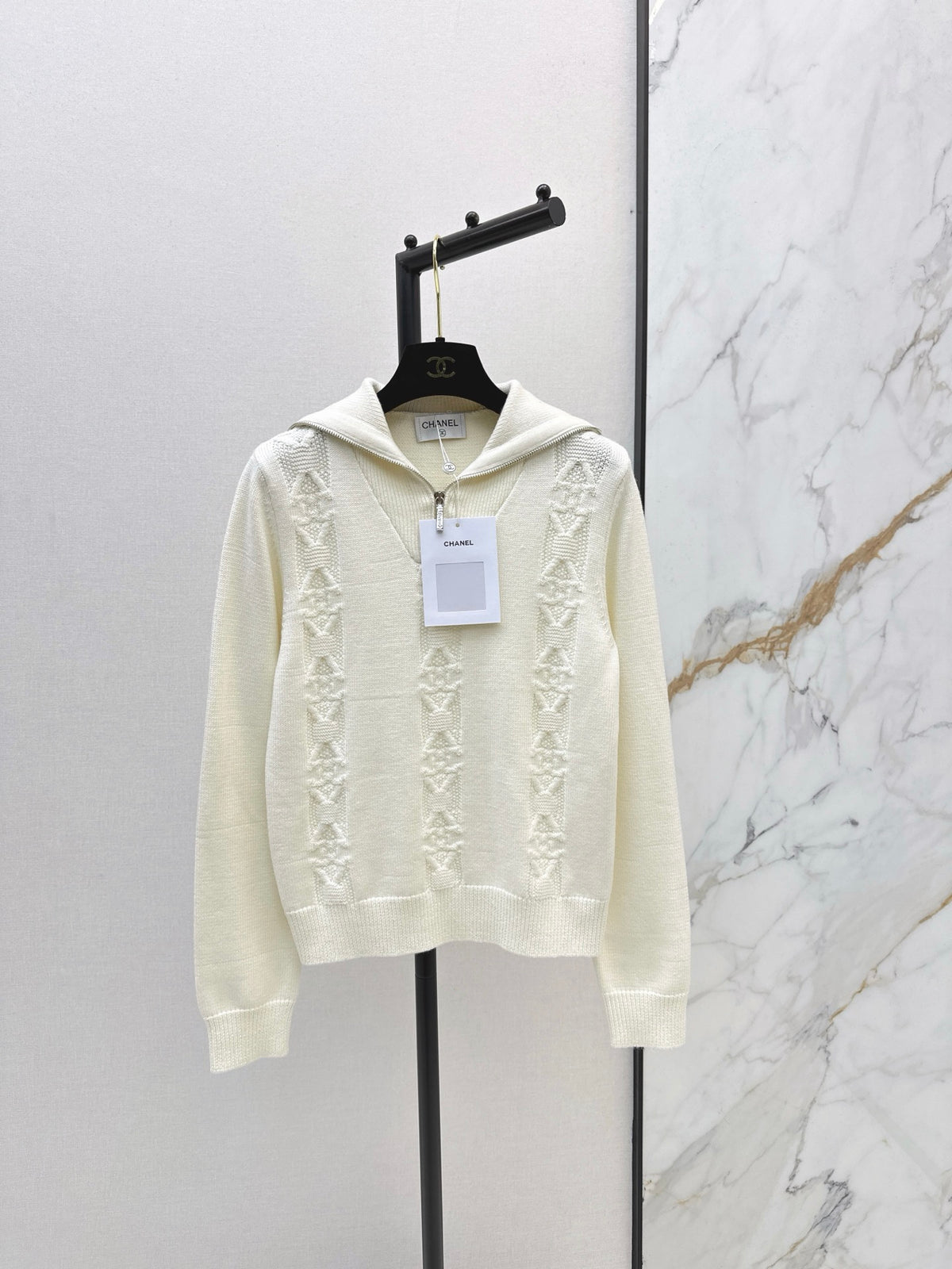 Half-open zip-up knit sweater