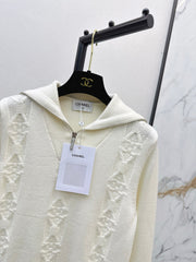 Half-open zip-up knit sweater