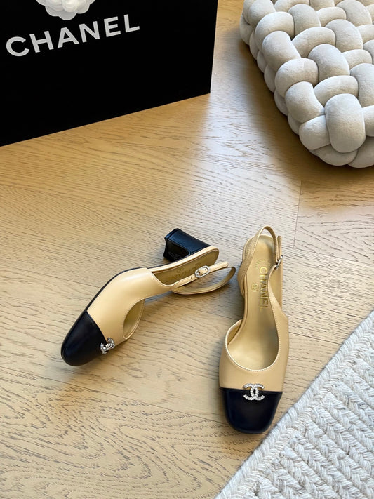 Mary Jane chunky heeled shoes