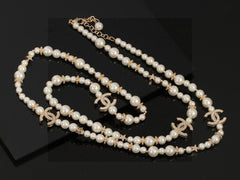 Sweater Pearl Necklace