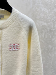 Solid color simple round neck knitted long-sleeved cardigan