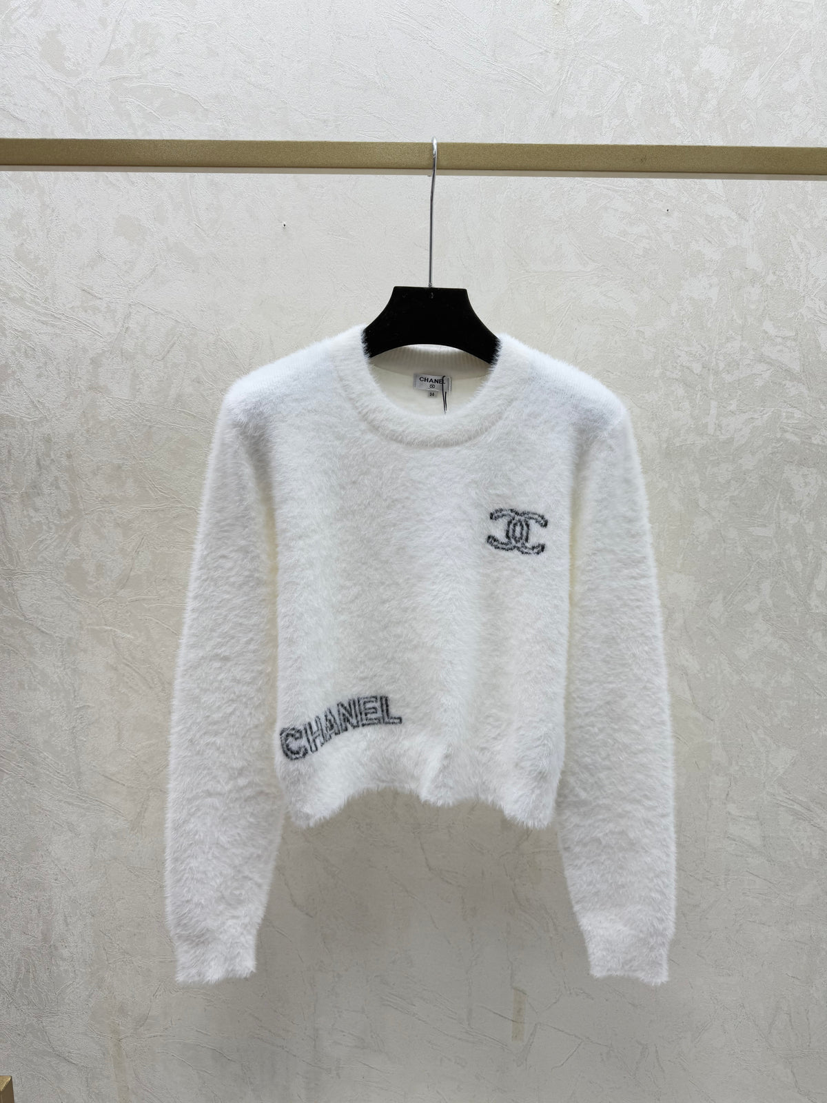 Color-blocked lettered crew neck knit long-sleeved sweater