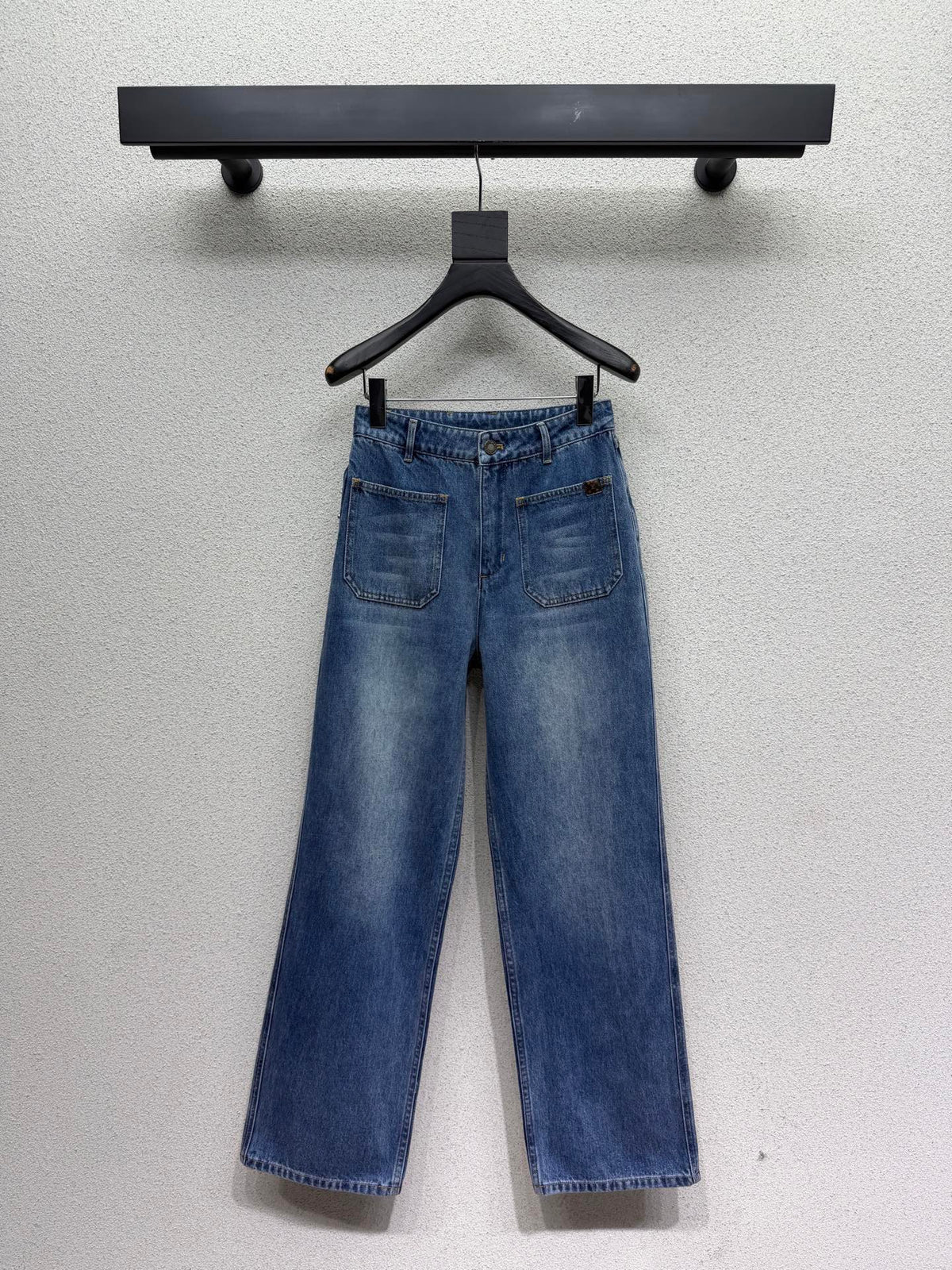Front pocket jeans