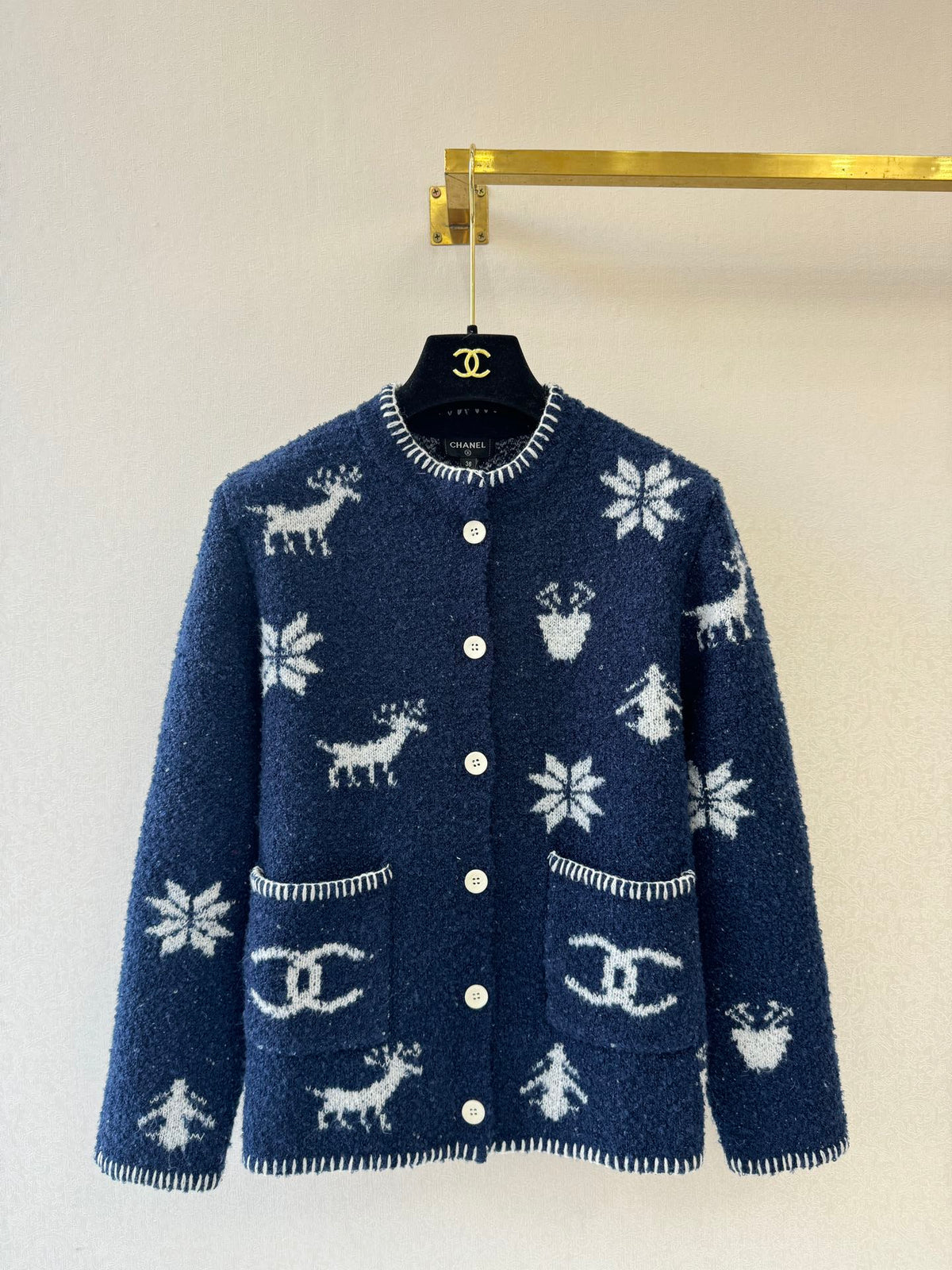 Round neck deer cardigan
