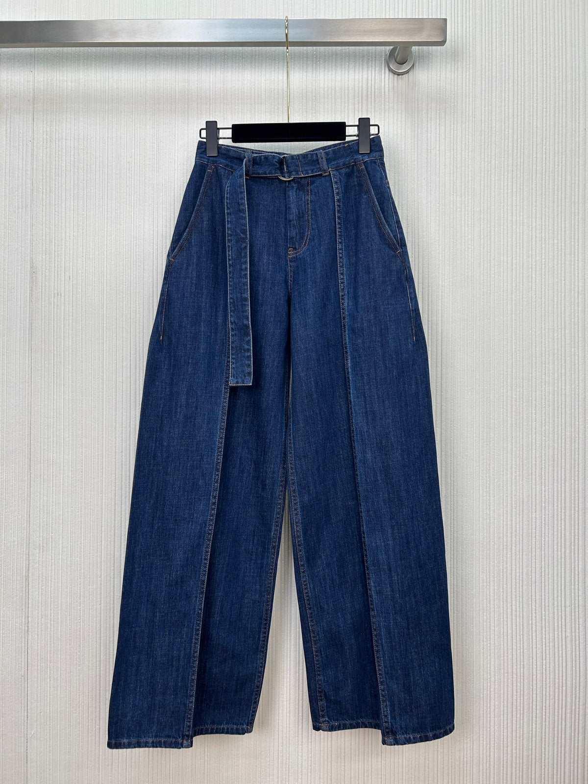 Belted Jeans
