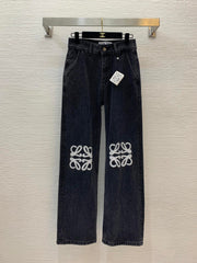Straight-leg jeans with embroidered knees