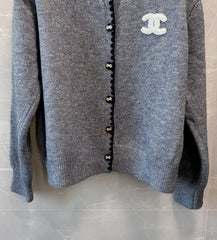 Simple color-blocked cardigan