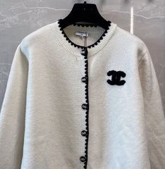 Simple color-blocked cardigan