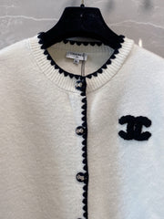 Simple color-blocked cardigan