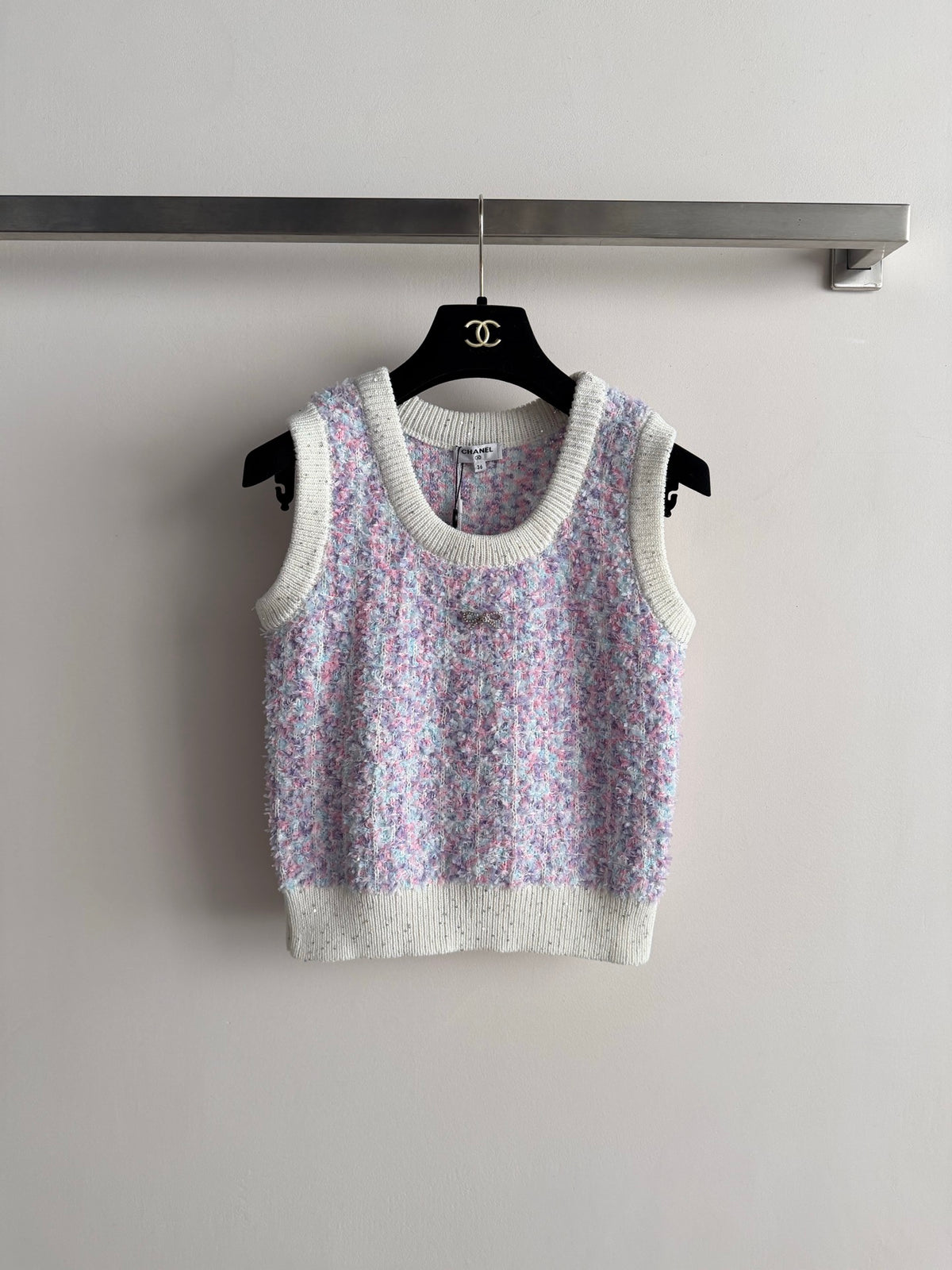 Gold Thread Knit Sleeveless Vest
