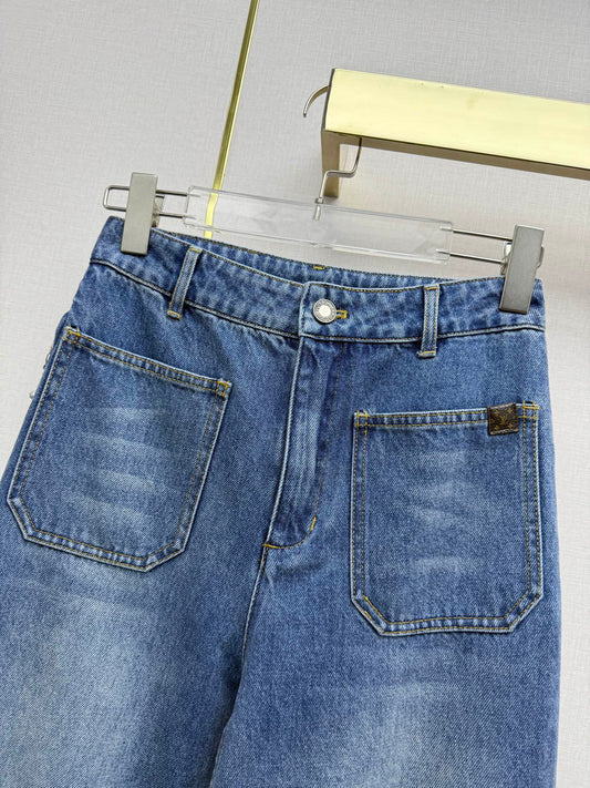 Straight-leg jeans
