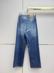 Straight-leg jeans