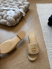 Backpack-style slippers