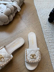 Backpack-style slippers