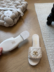 Backpack-style slippers