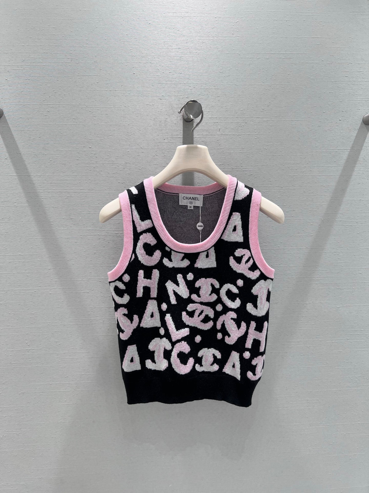 Black and pink color-blocked knit vest