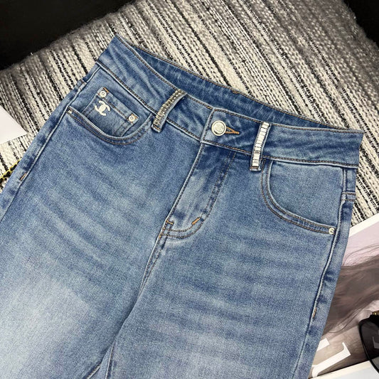 Riveted Earflared Jeans