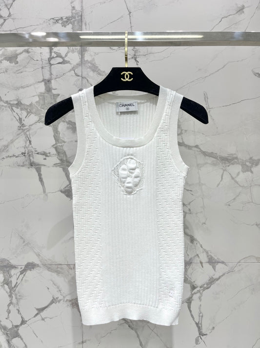 Stretch Fit Diamond Pattern Knit Vest