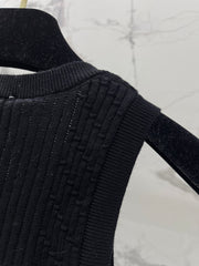 Stretch Fit Diamond Pattern Knit Vest