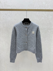 simple round neck knit long-sleeved cardigan