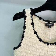 Wavy-edged Knit Vest