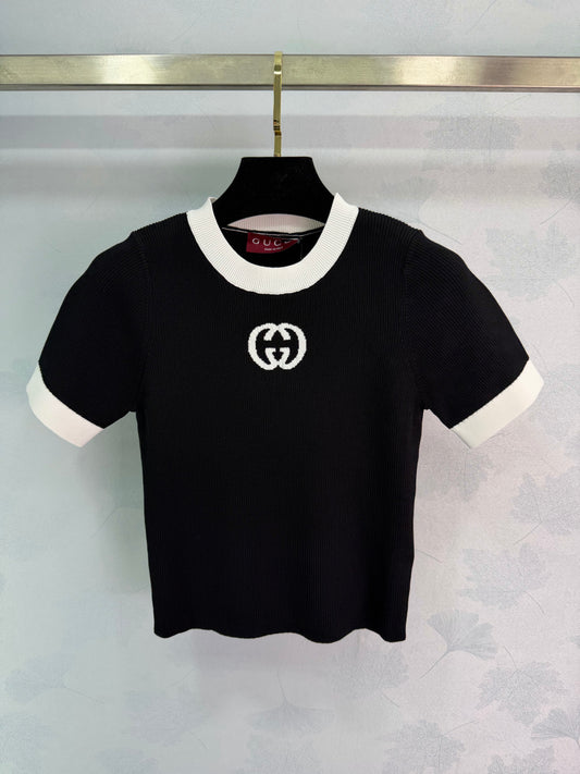 Color-blocked crew neck knit short-sleeved top