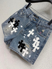 Straight-leg denim shorts with cross pattern